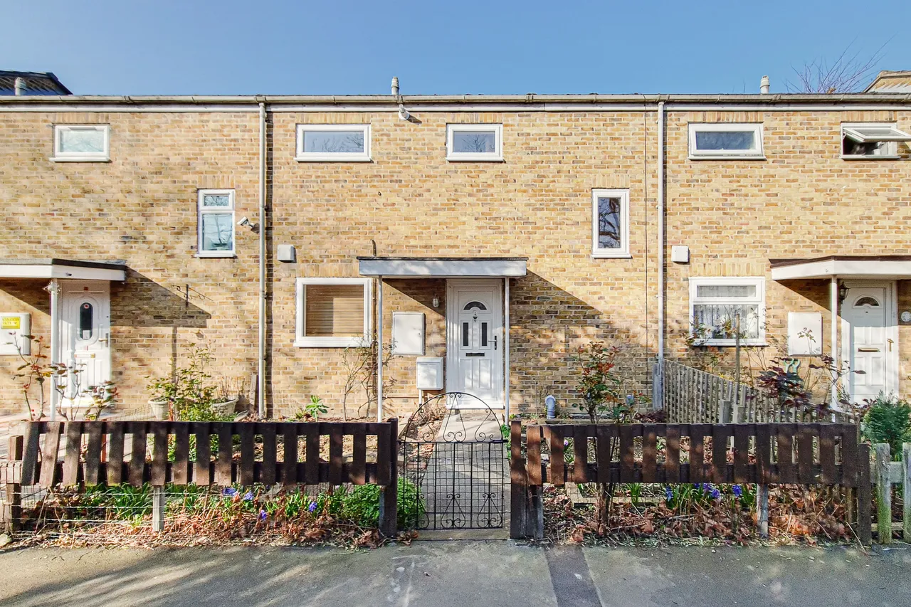 2 bed house to rent, Hounslow, TW4