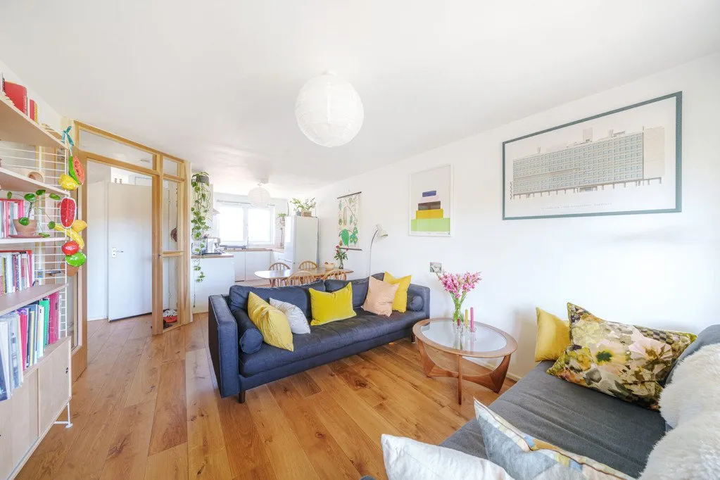 Montague Square, SE15, photo 2