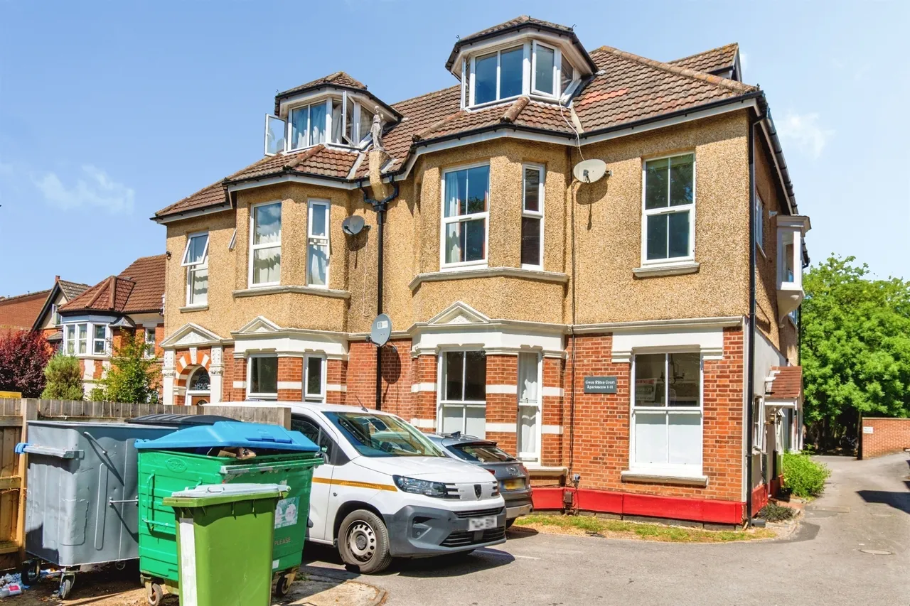 flat for sale — Court Road, Southampton