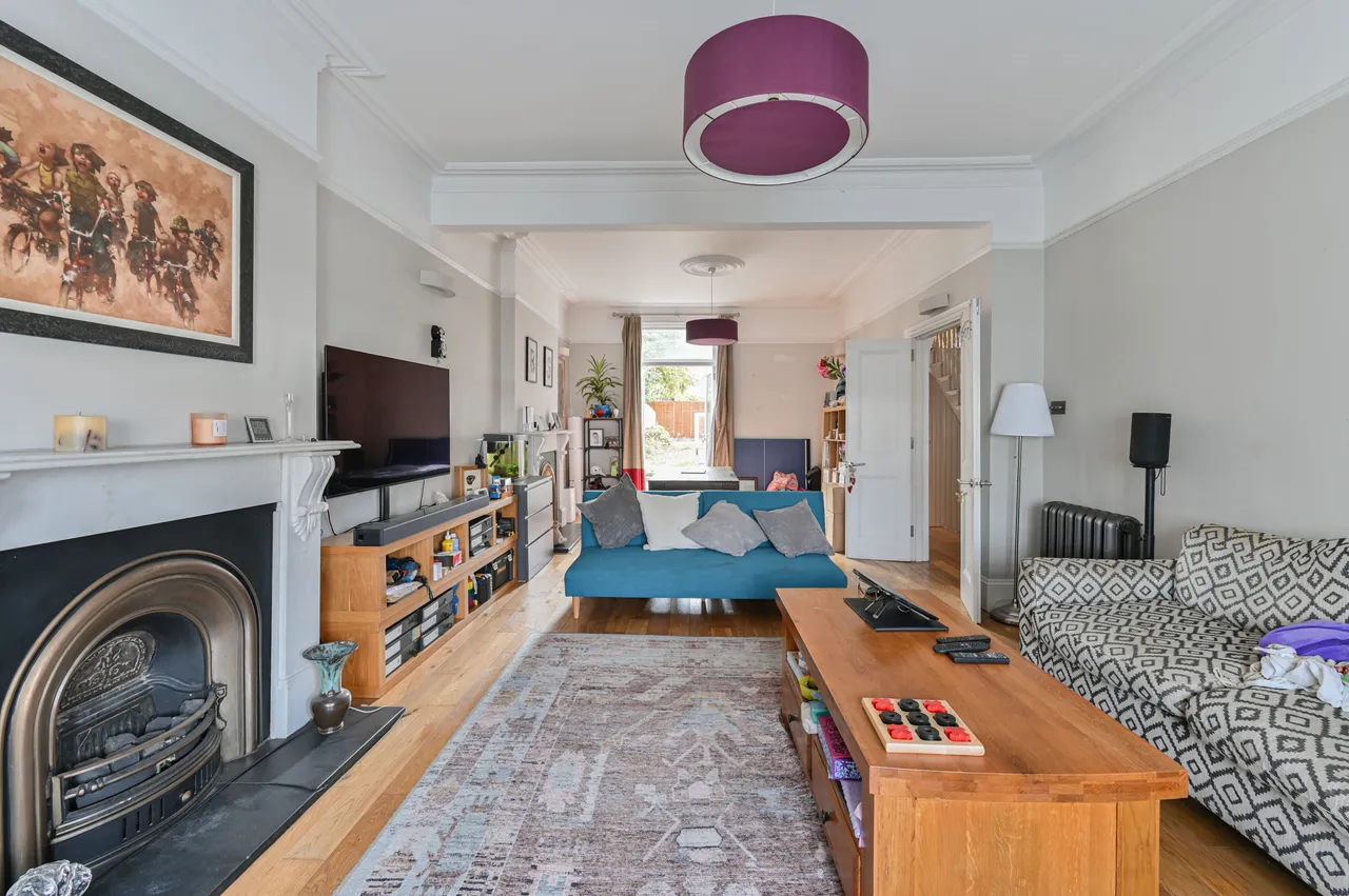86 Greyhound Lane, London, photo 12