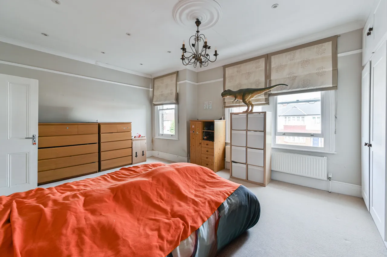 86 Greyhound Lane, London, photo 6