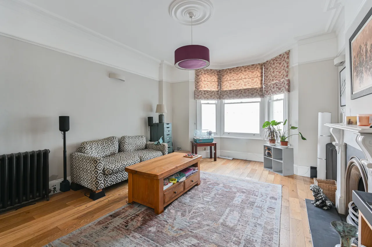 86 Greyhound Lane, London, photo 11