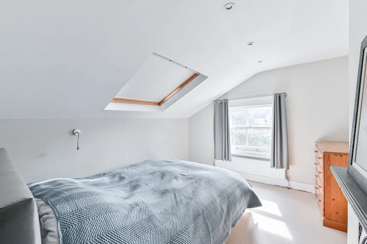 86 Greyhound Lane, London, photo 10