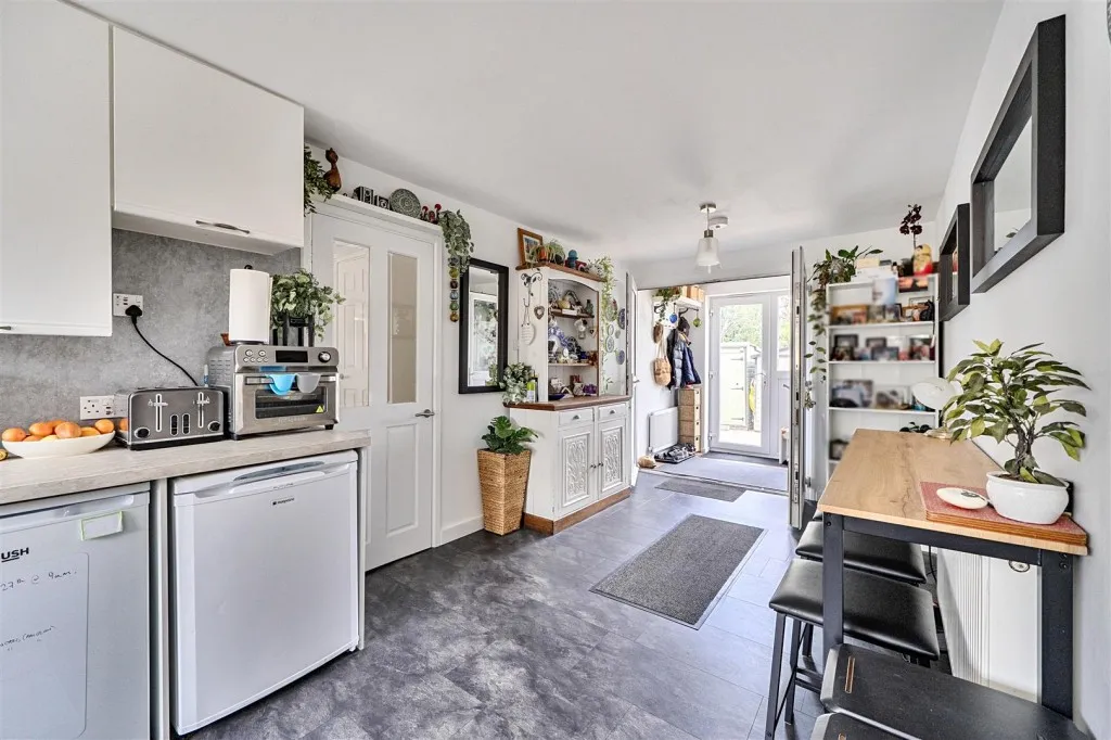 Abingdon Drive, Caversham, photo 6