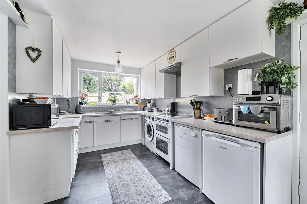 Abingdon Drive, Caversham, photo 4