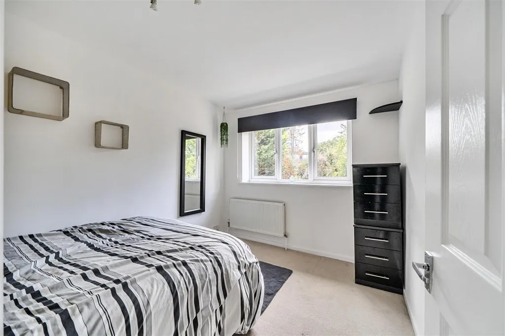 Abingdon Drive, Caversham, photo 14