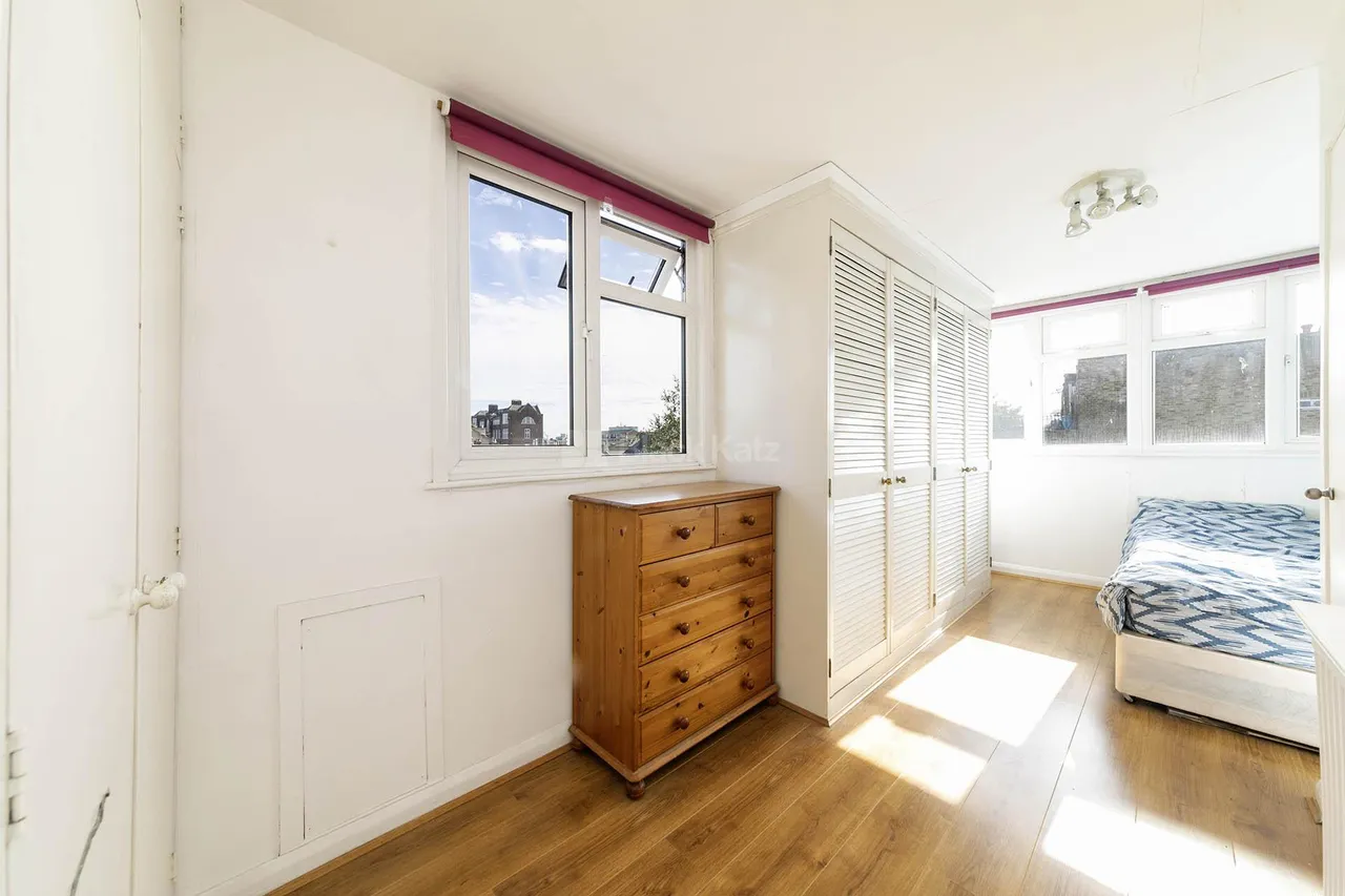 Thornfield Road, London, W12, photo 5