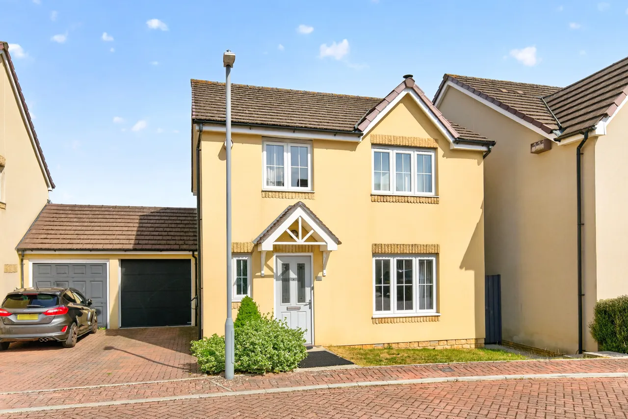 4 bed house for sale — Orchard Close, Radstock