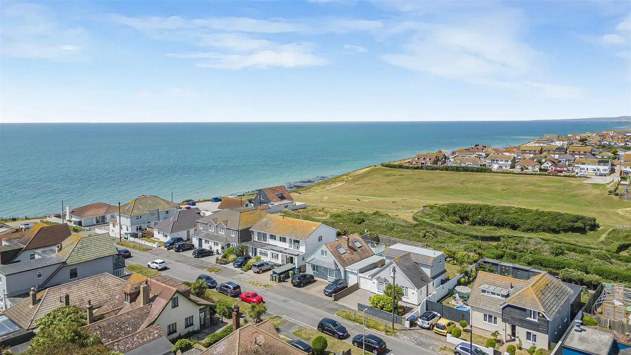 Roderick Avenue, Peacehaven, photo 53