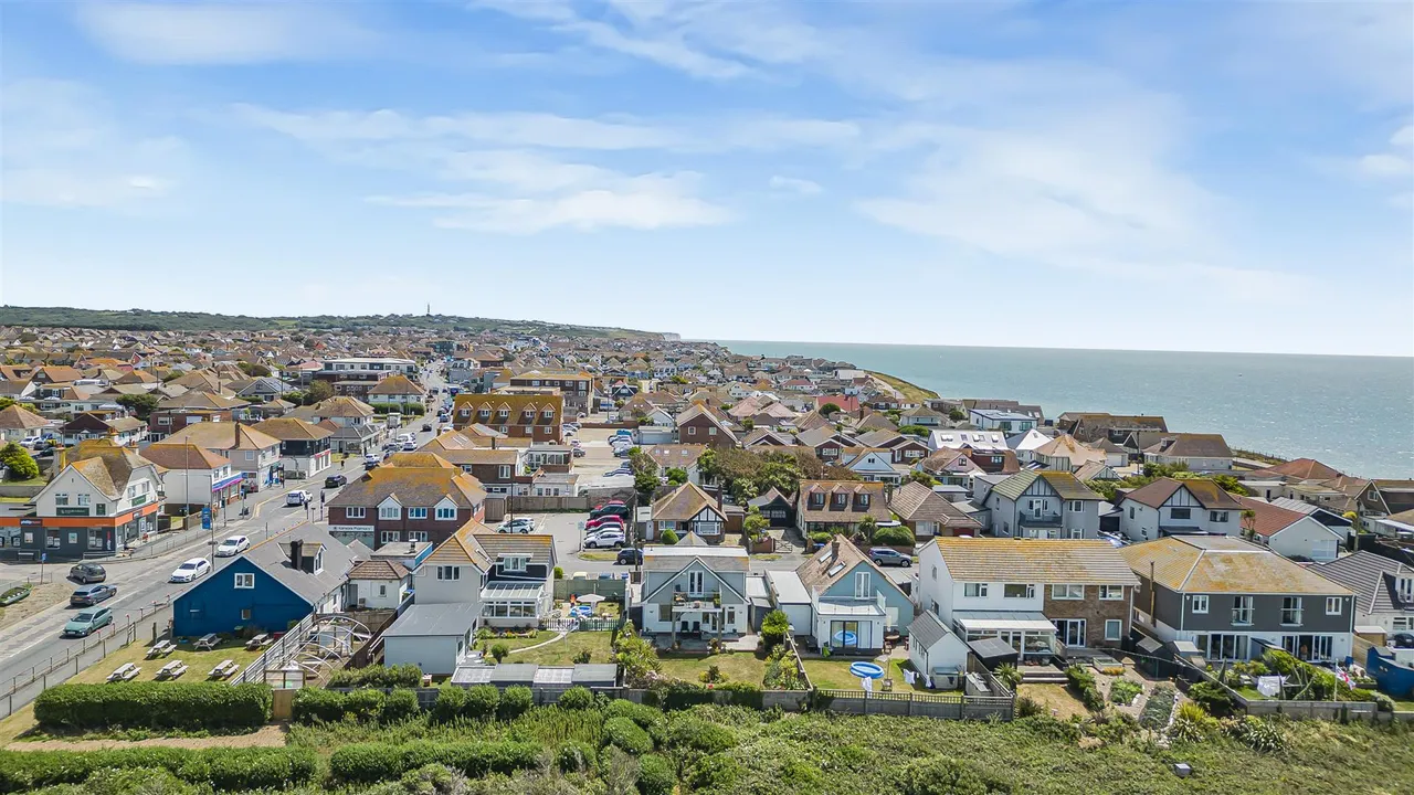 Roderick Avenue, Peacehaven, photo 63