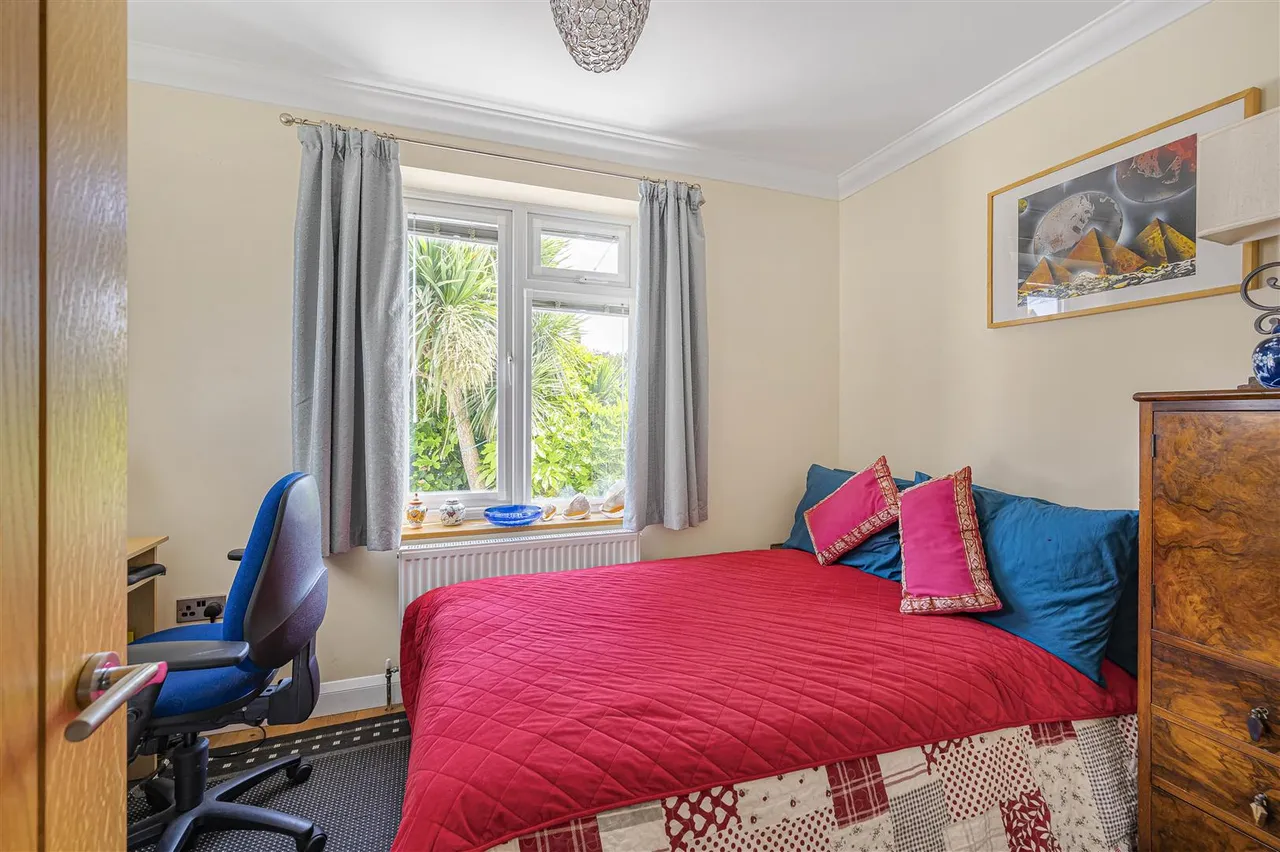 Roderick Avenue, Peacehaven, photo 35
