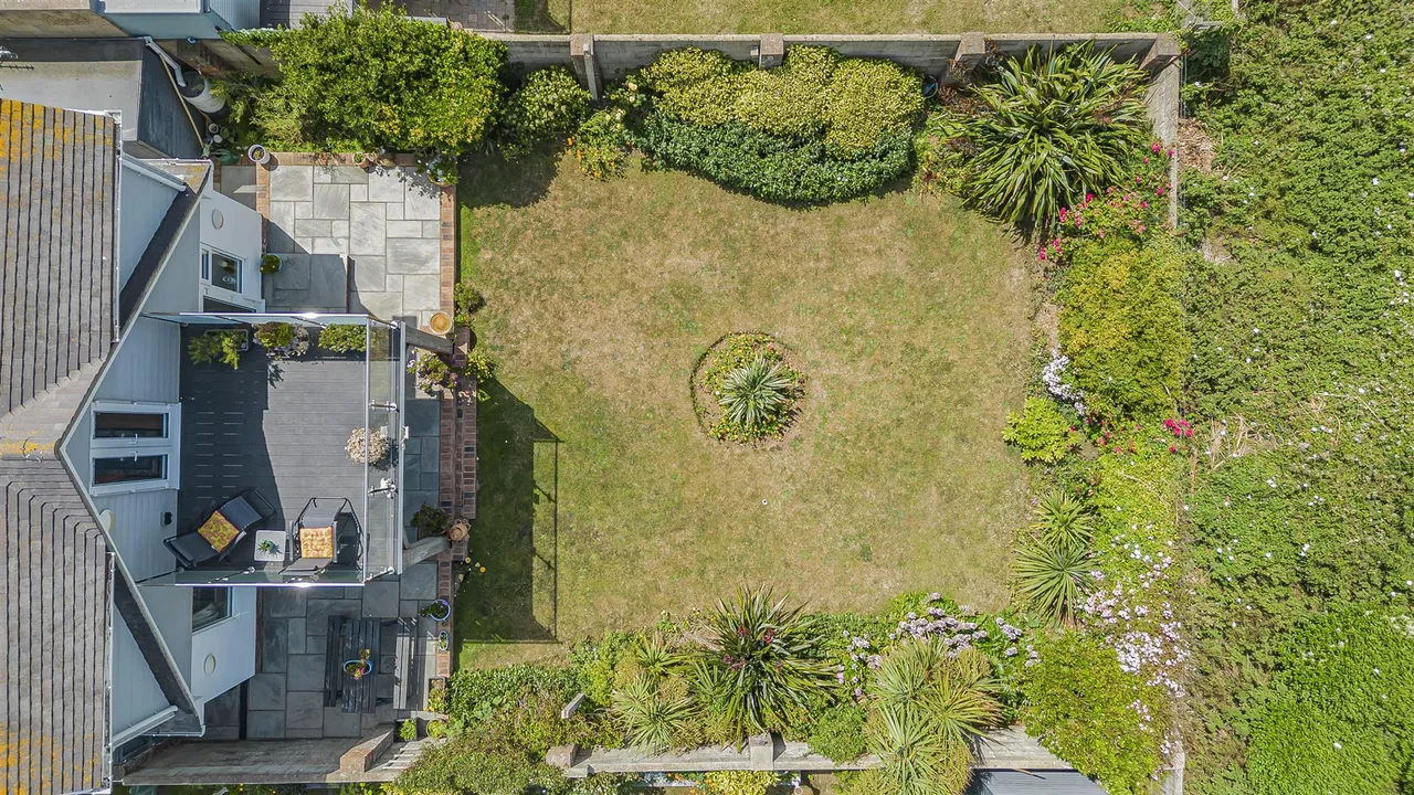 Roderick Avenue, Peacehaven, photo 71