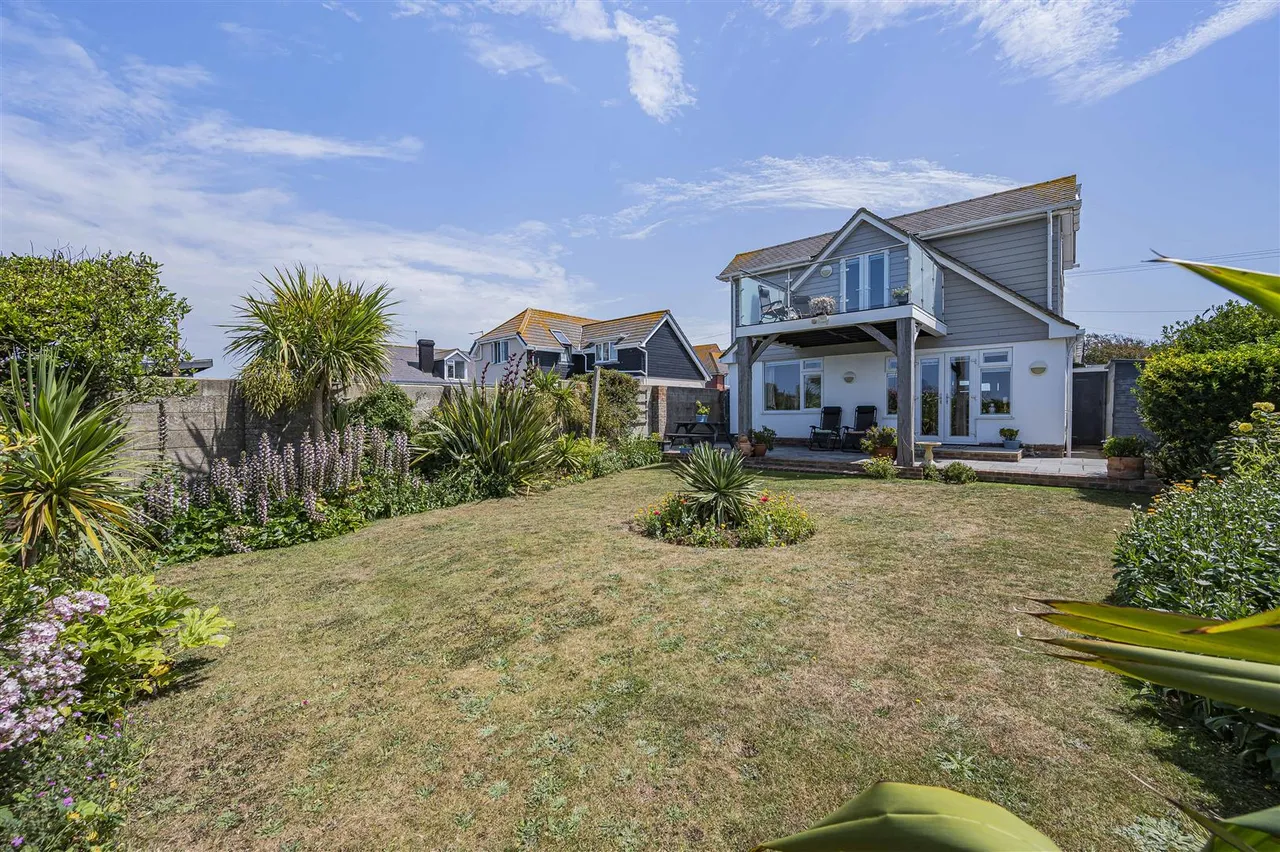 Roderick Avenue, Peacehaven, photo 20