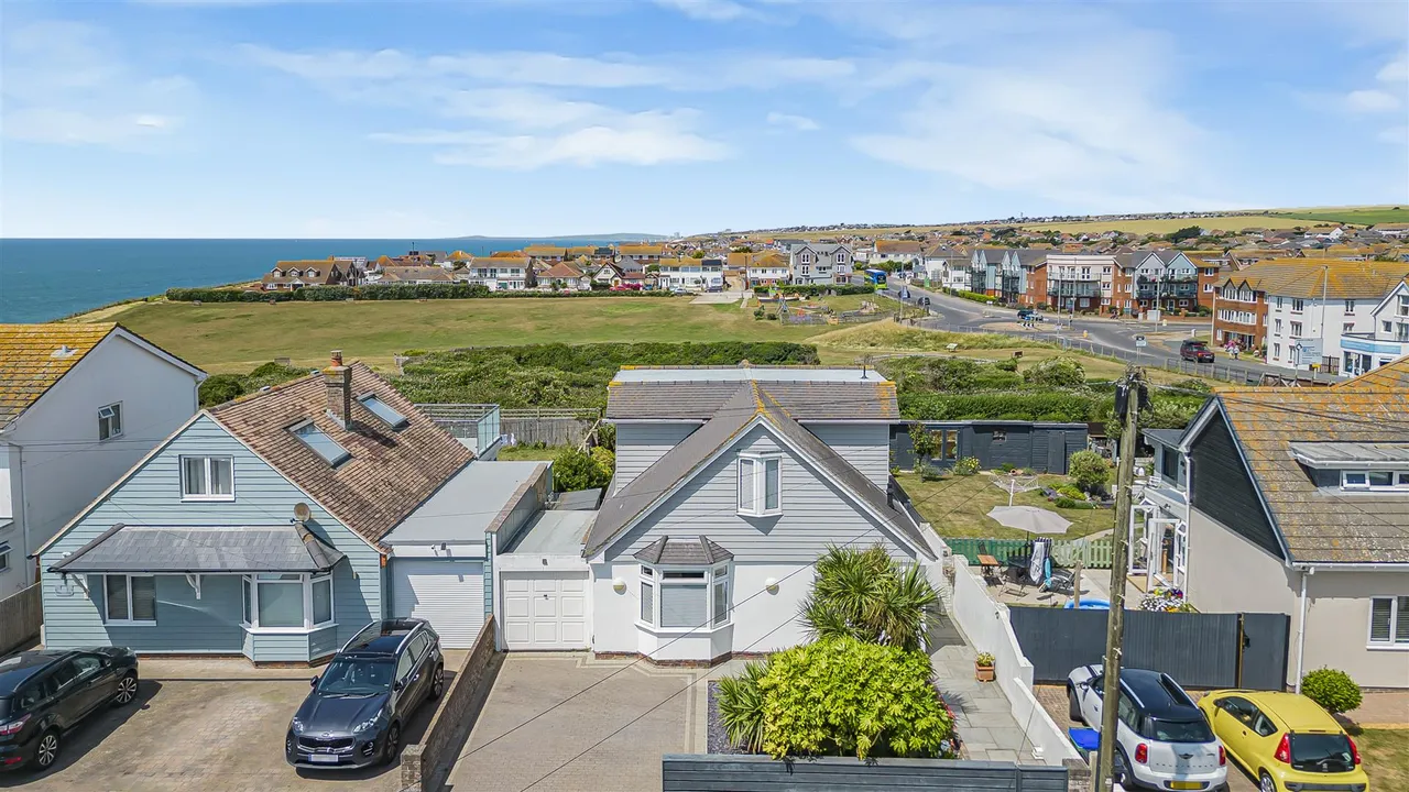 Roderick Avenue, Peacehaven, photo 51