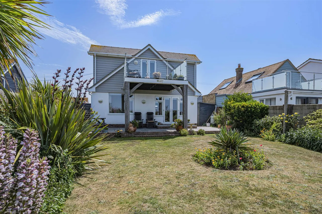 Roderick Avenue, Peacehaven, photo 44