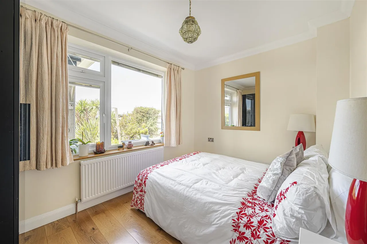 Roderick Avenue, Peacehaven, photo 54