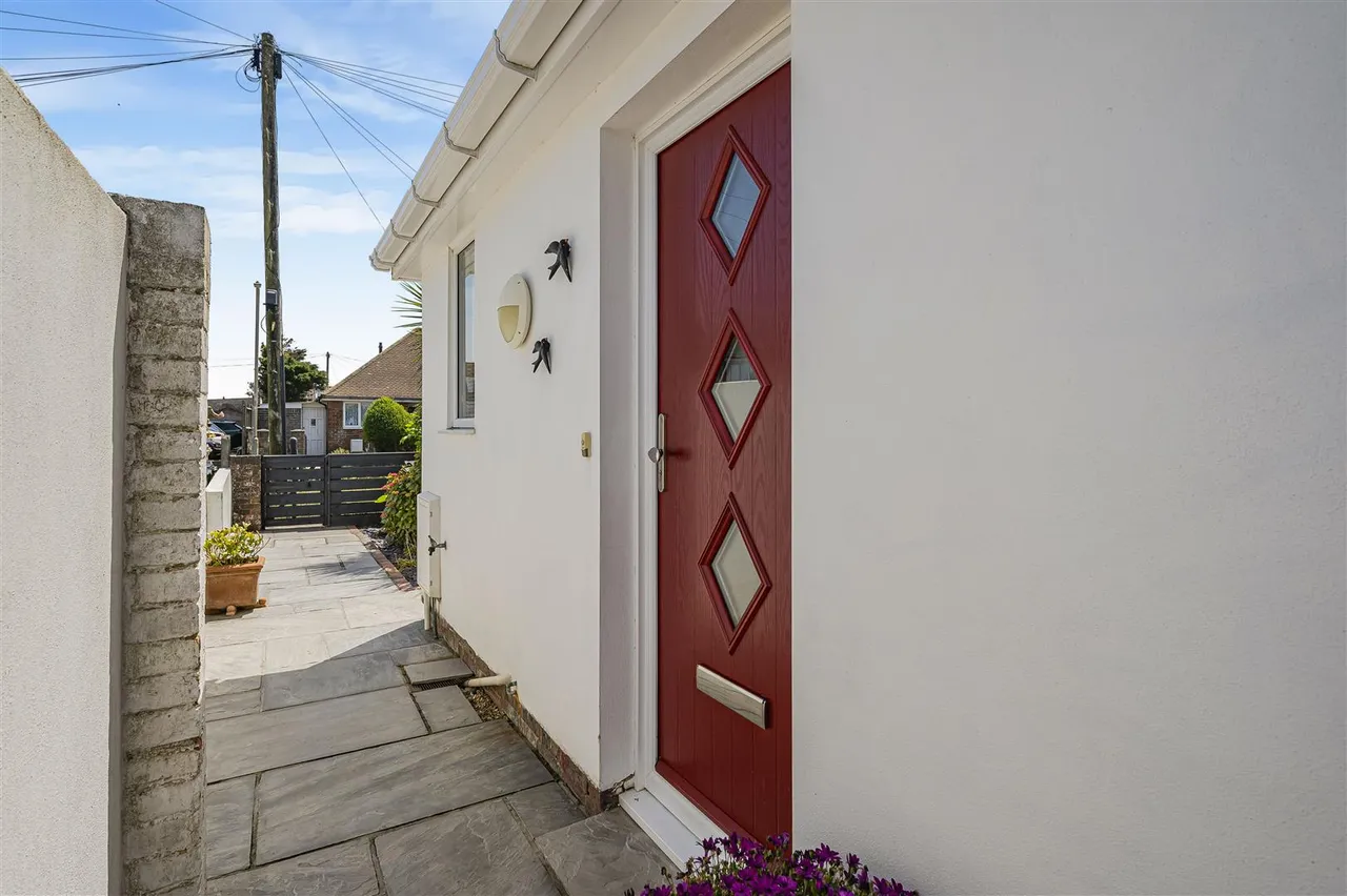 Roderick Avenue, Peacehaven, photo 9
