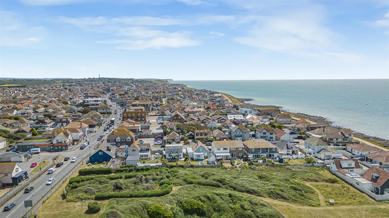 Roderick Avenue, Peacehaven, photo 70
