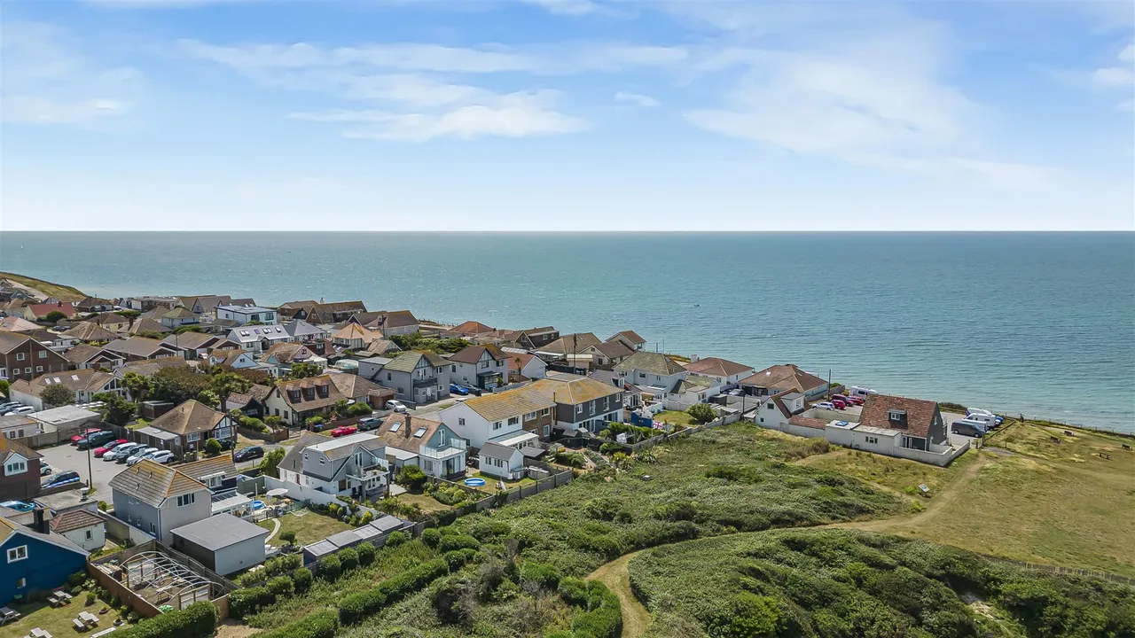 Roderick Avenue, Peacehaven, photo 48
