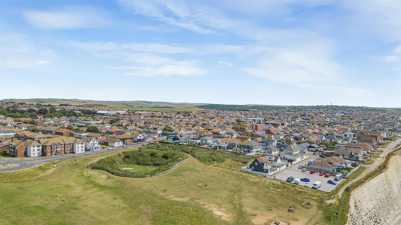 Roderick Avenue, Peacehaven, photo 65