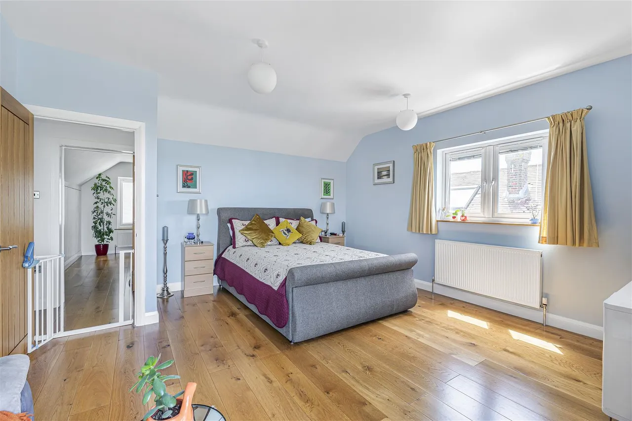 Roderick Avenue, Peacehaven, photo 6