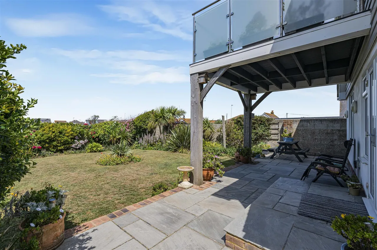 Roderick Avenue, Peacehaven, photo 39