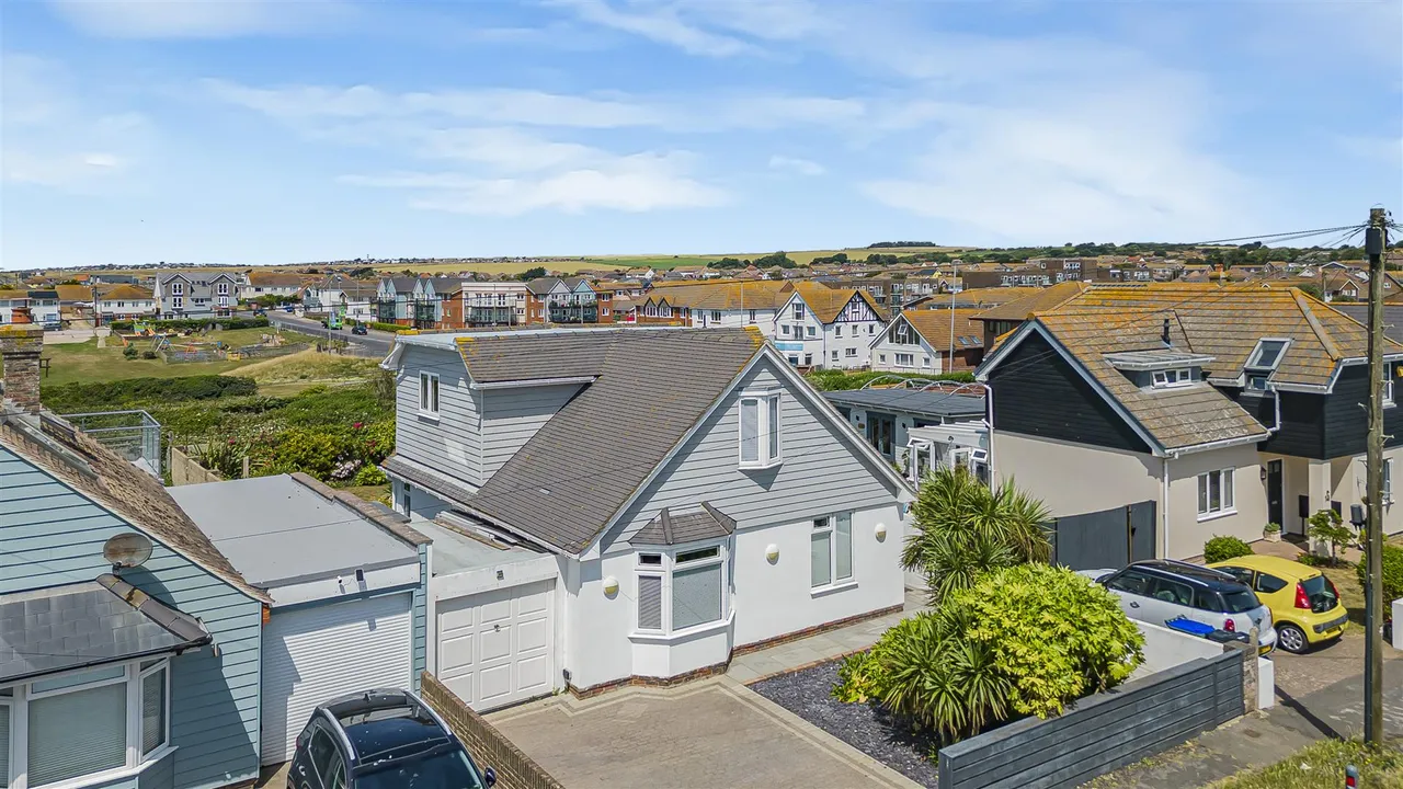 Roderick Avenue, Peacehaven, photo 7