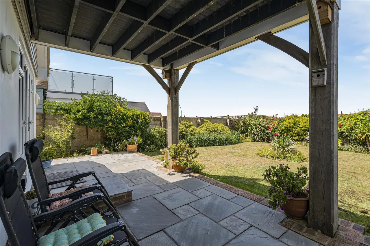 Roderick Avenue, Peacehaven, photo 43