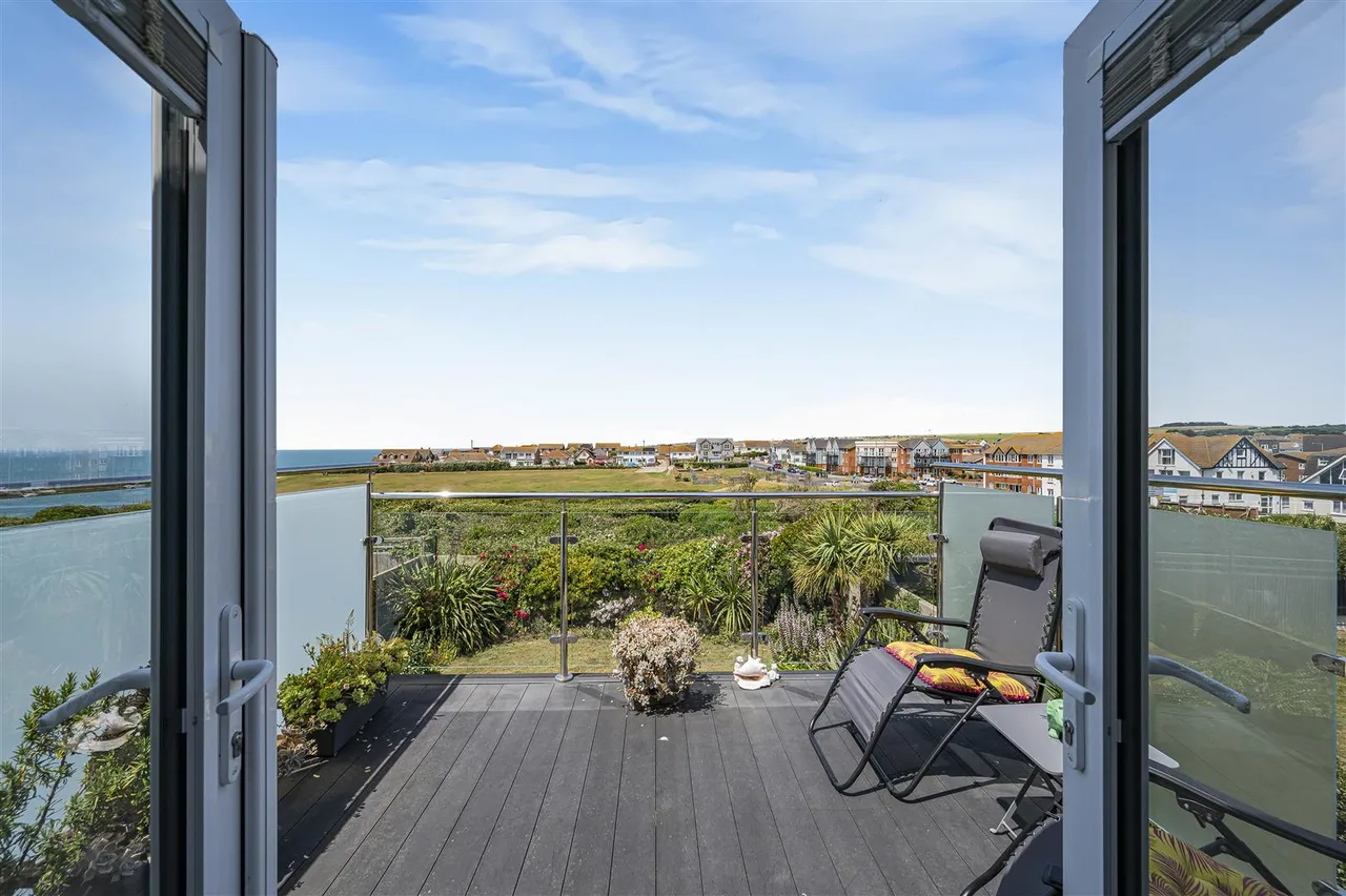 Roderick Avenue, Peacehaven, photo 41