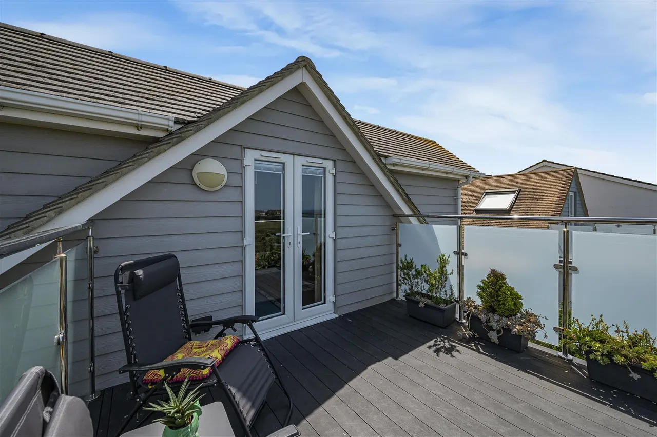 Roderick Avenue, Peacehaven, photo 10