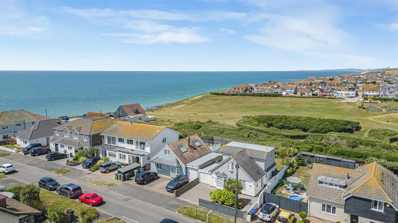 4 bed house for sale, Roderick Avenue, Peacehaven