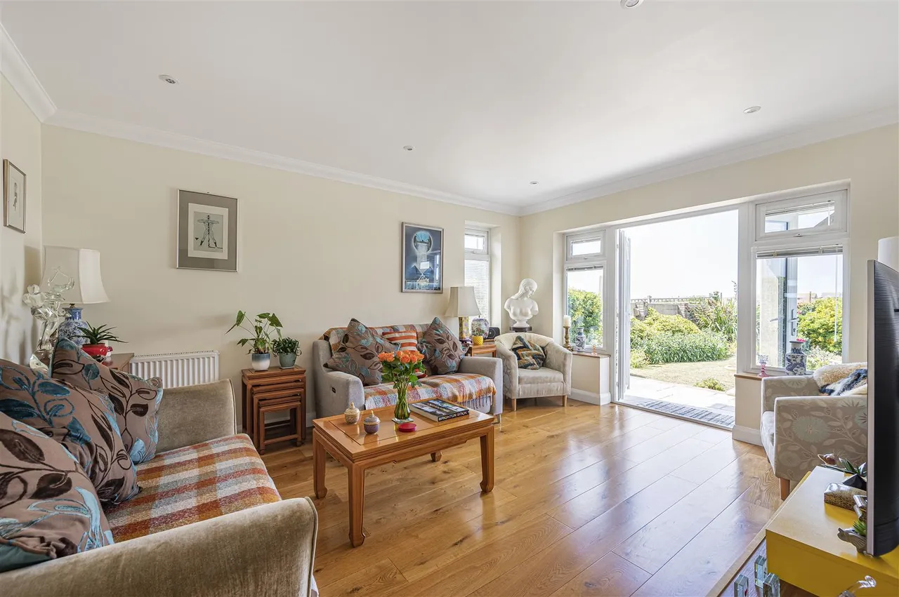 Roderick Avenue, Peacehaven, photo 36