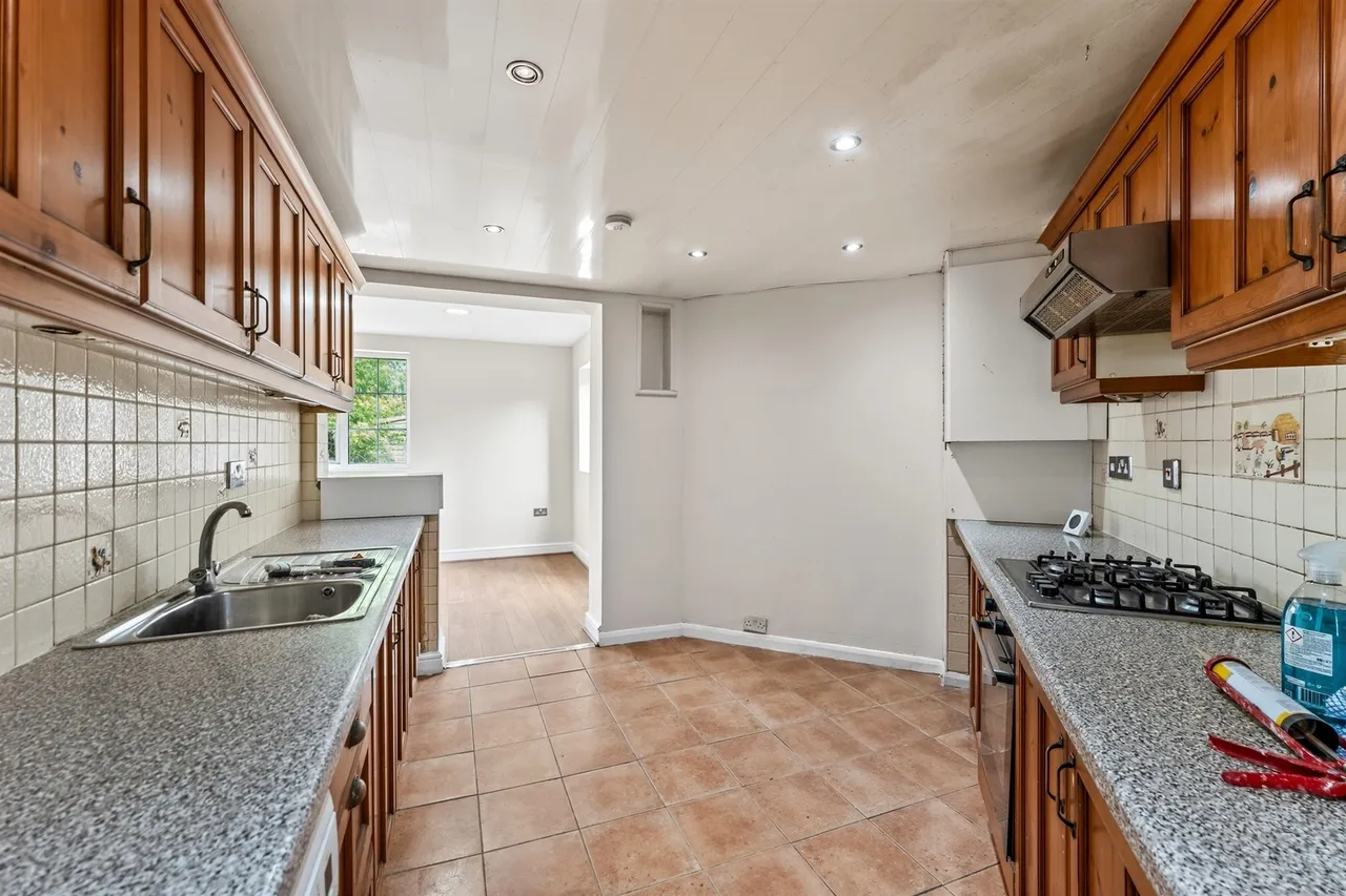 Furness Road, Morden, photo 2