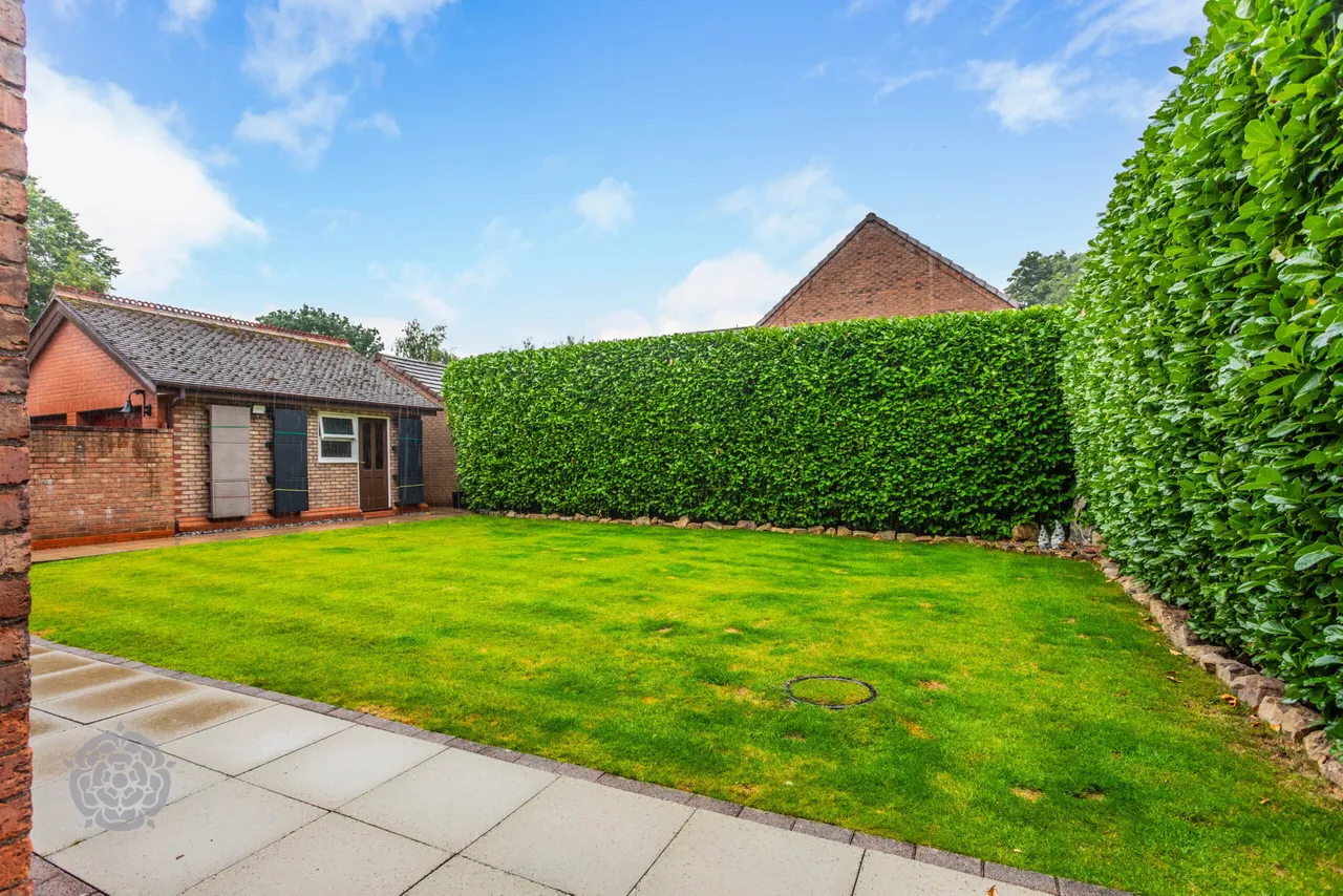 Stonyhurst Crescent, Culcheth, Warrington, WA3 4DN, photo 4