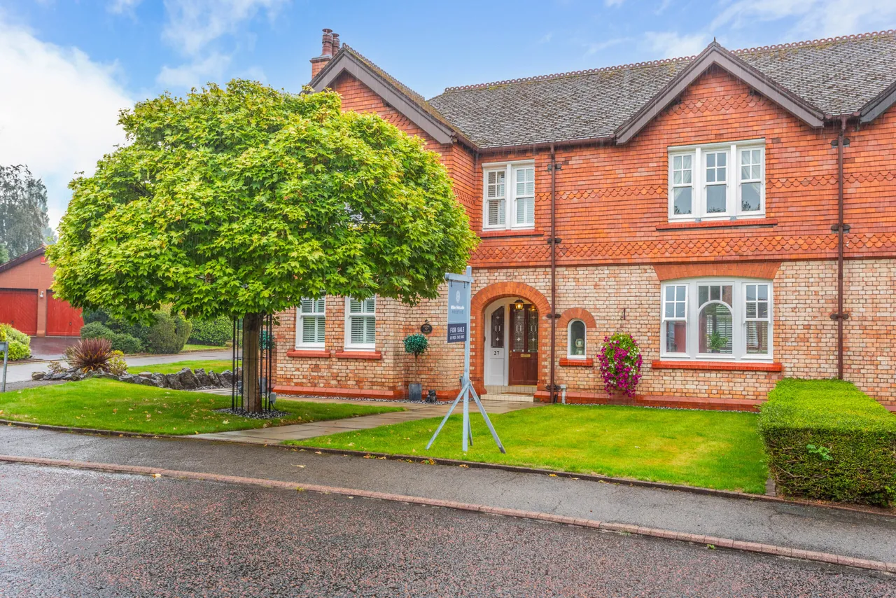 4 bed house for sale — Stonyhurst Crescent, Culcheth, Warrington, WA3 4DN