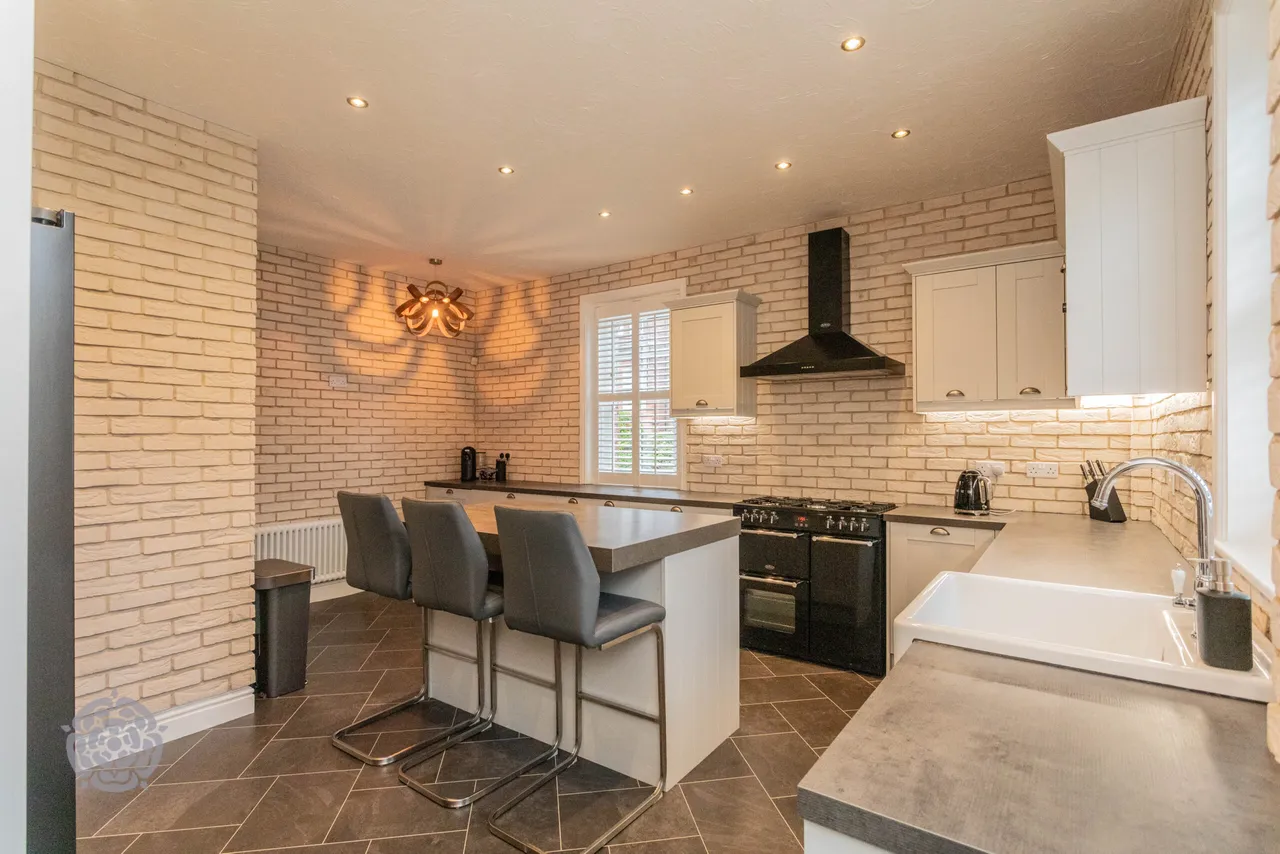 Stonyhurst Crescent, Culcheth, Warrington, WA3 4DN, photo 3