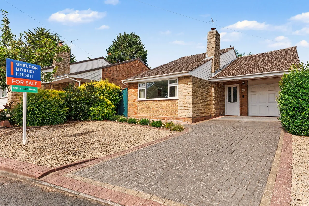 3 bed house for sale — Shrubbery Road, Drakes Broughton, WR10
