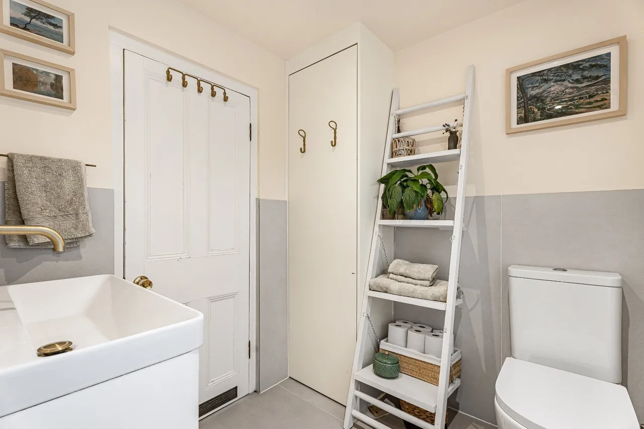 Kew Road, Richmond, TW9, photo 14