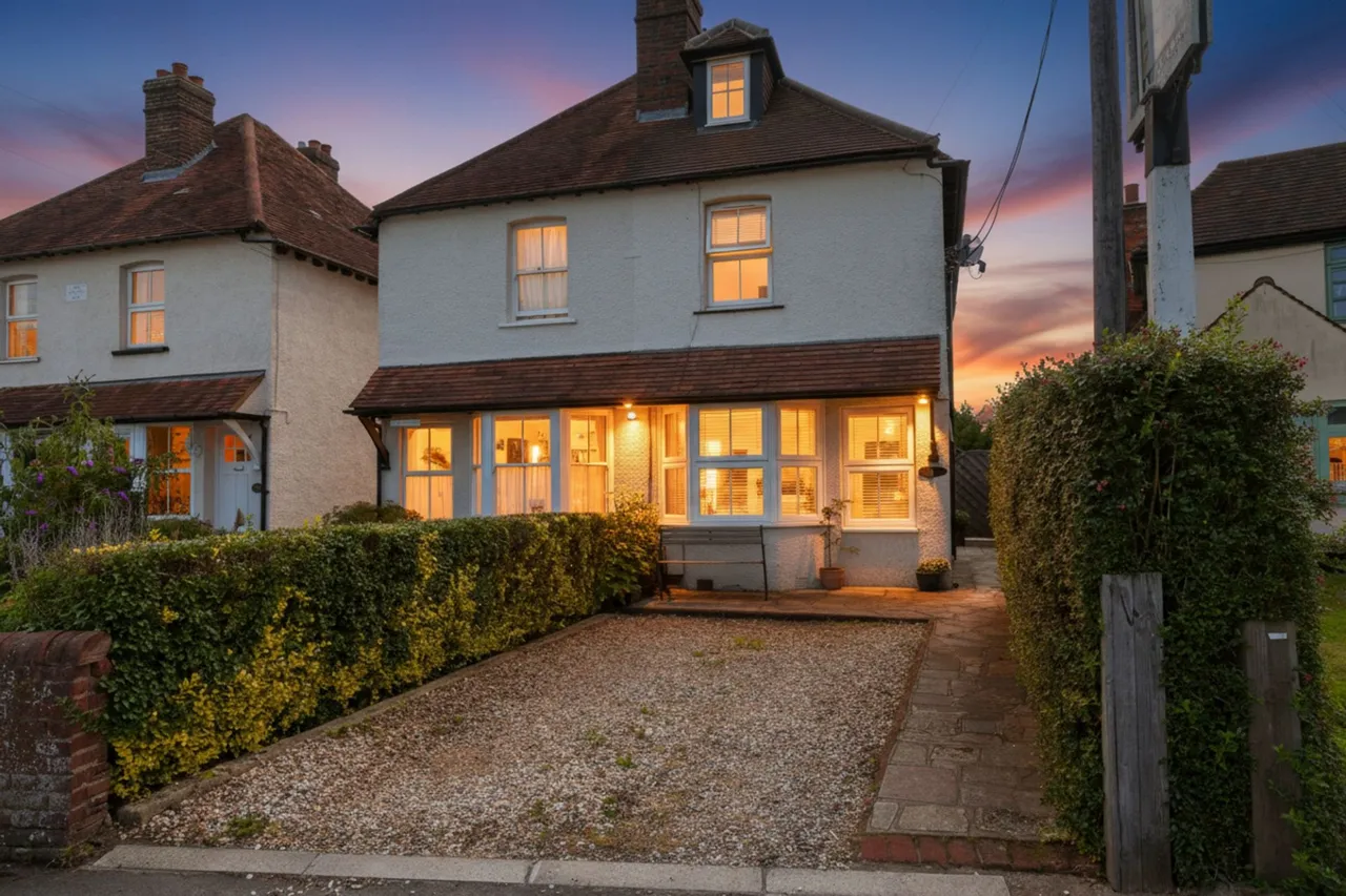 3 bed house for sale — Fagnall Lane, Winchmore Hill, HP7