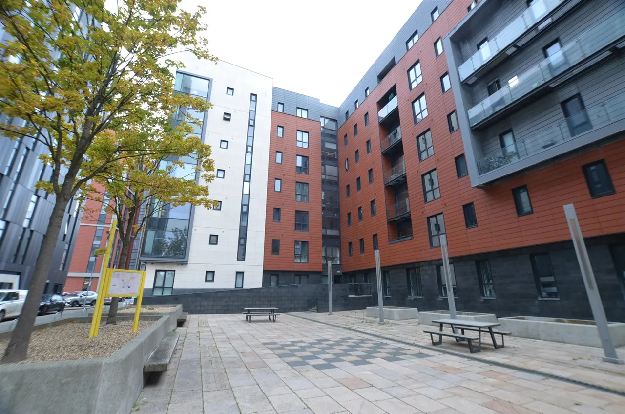 2 bed property for sale, Plaza Boulevard, Liverpool, L8