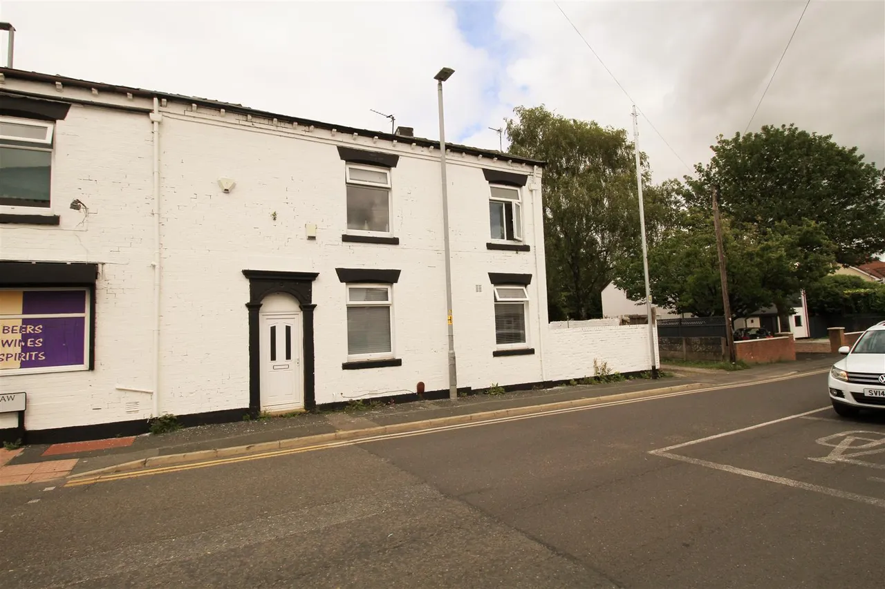 5 bed room to rent, Shaw Road, Royton