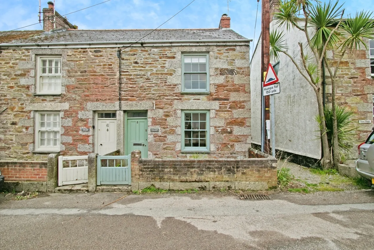 2 bed house for sale, Gweek, Helston, TR12