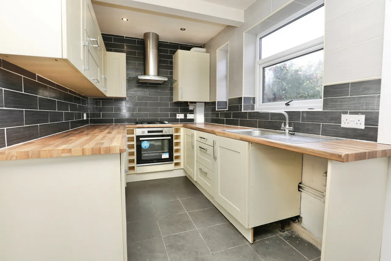 Banks Lane, Liverpool, L19, photo 4