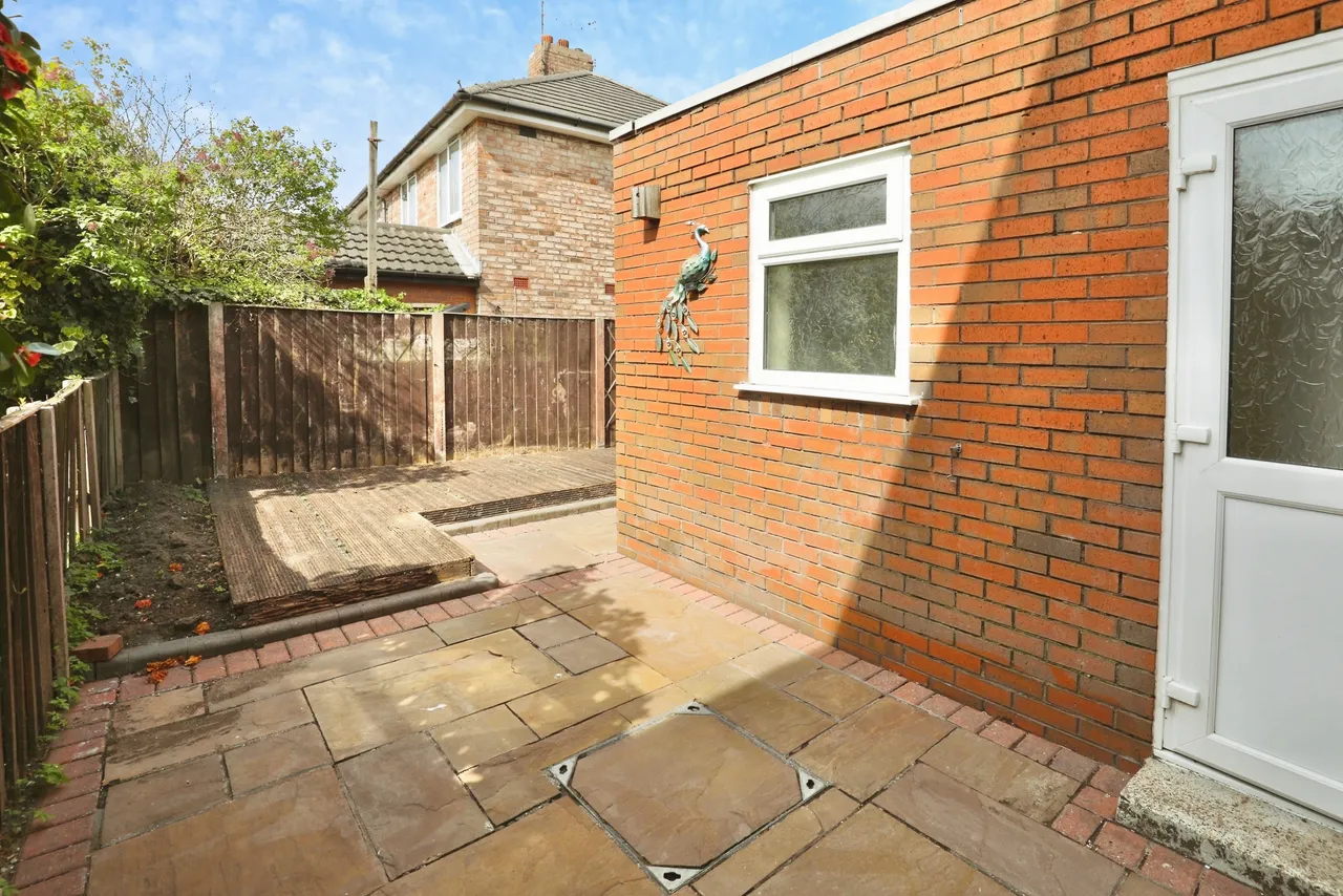 Banks Lane, Liverpool, L19, photo 14