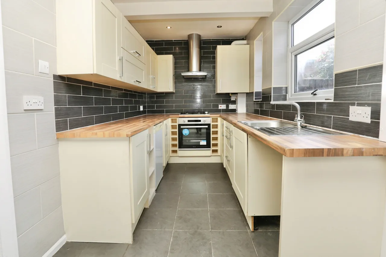 Banks Lane, Liverpool, L19, photo 6