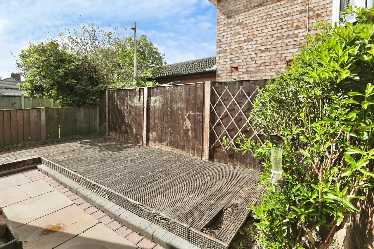 Banks Lane, Liverpool, L19, photo 13