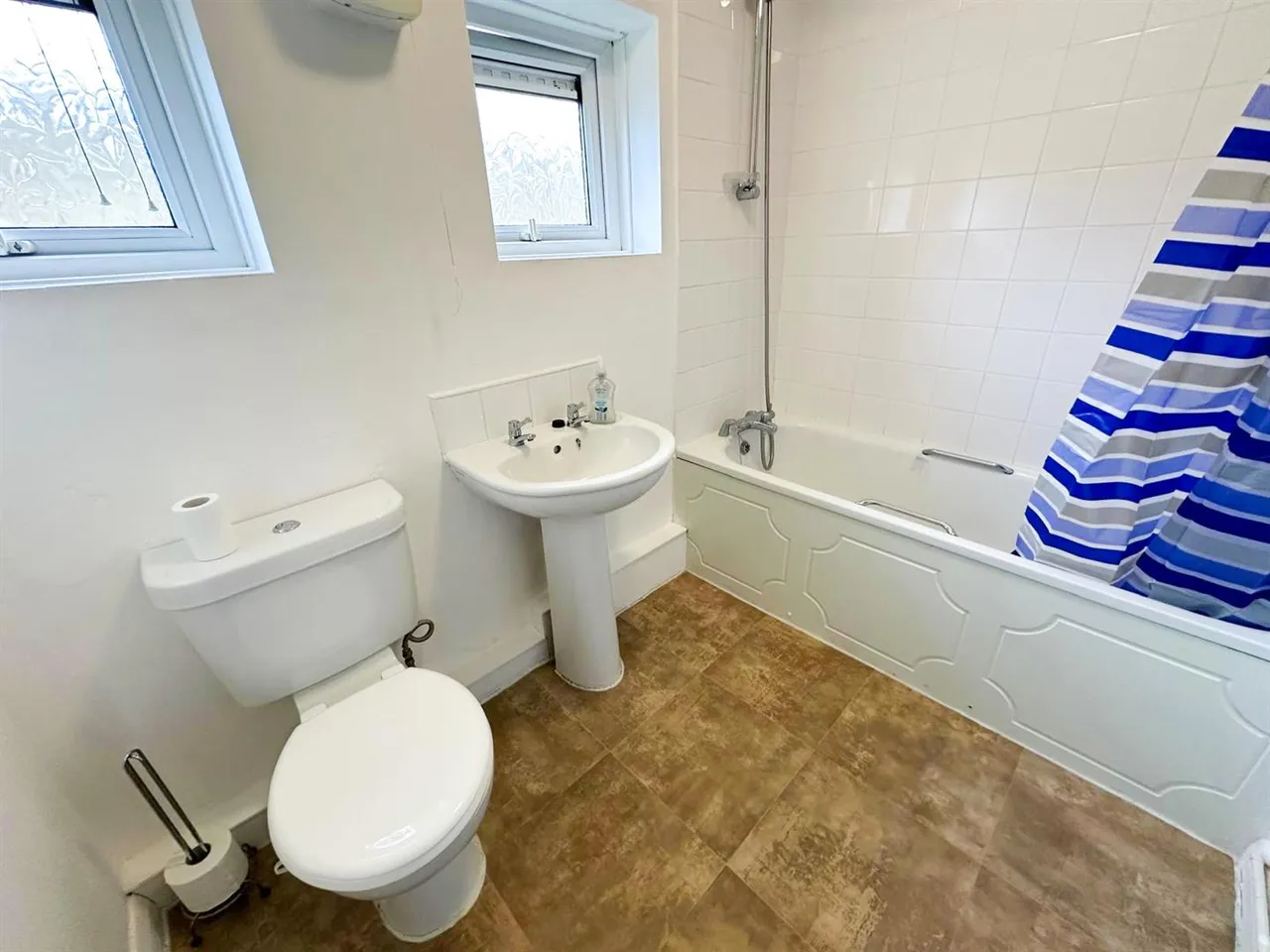 St. Johns Court, Low Utley, BD20 6DR, photo 9