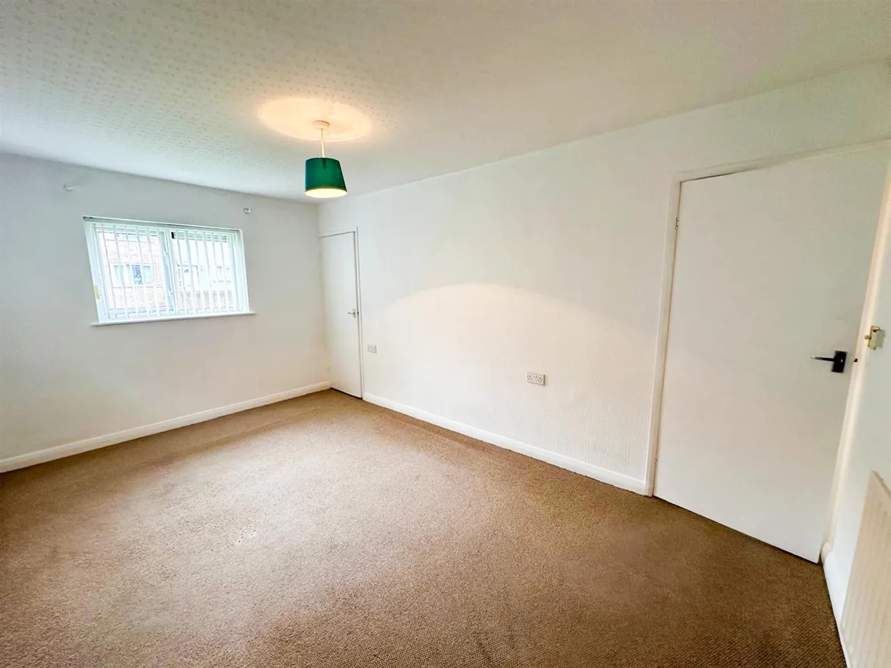 St. Johns Court, Low Utley, BD20 6DR, photo 6