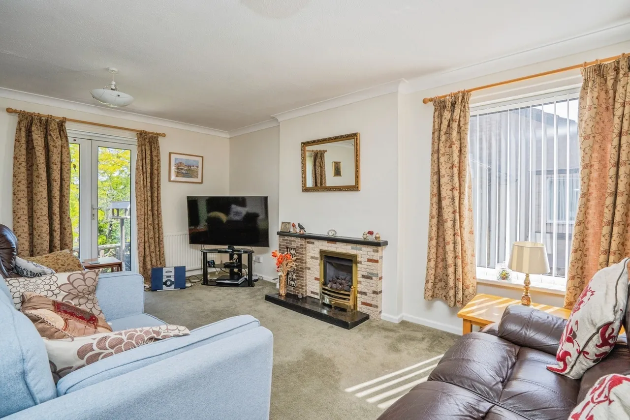 Greenfield Crescent, Waterlooville, PO8, photo 3
