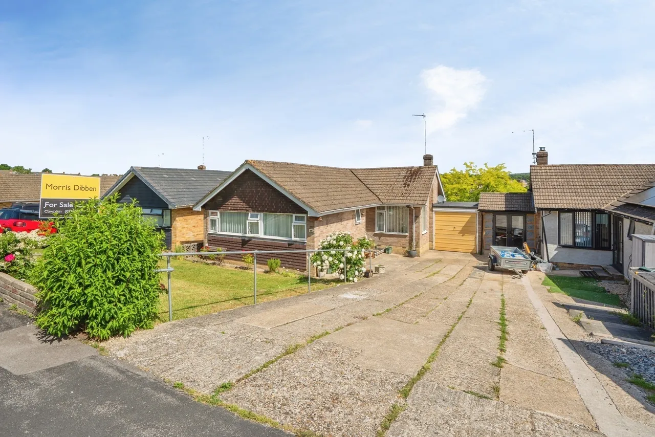 3 bed house for sale, Greenfield Crescent, Waterlooville, PO8